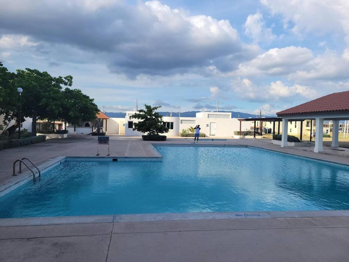 Ornella Villa - 2-Br Apartment - Pool - Parking Portmore Exterior photo